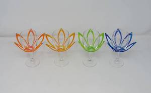 lot 107 image: Set of 4  arcaroc drinking glasses with floral petals