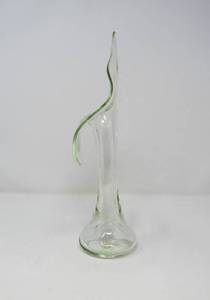 lot 112 image: Jack in the pulpit art glass vase