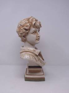 lot 114 image: Bust of David Porcelain