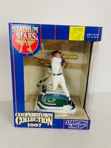 lot 9 image: Starting Lineup - 1997 Al Kaline Stadium Stars Figure