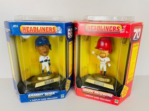 lot 31 image: Headliners XL - Sammy Sosa  Mark McGwire Figures