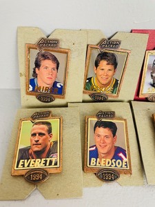 lot 36 image: Action Packed - 1994 NFL Pins