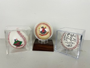 lot 39 image: Minnesota Twins Collectible Baseballs