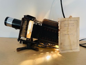 lot 63 image: Vintage - Keystone Projector 41-21-11 w Booklet