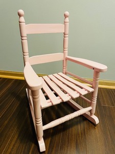 lot 83 image: Toddlers Rocking Chair