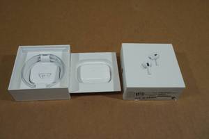 Apple AirPods Pro 2nd Generation with MagSafe Charging Case