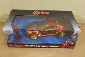 Marvel Avengers Iron Man & 2016 Chevy Camaro Die Cast Figures
