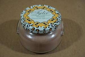 22oz Tyler Candle Co Warm Sugar Cookie Candle