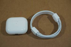 Apple Airpods 3rd Generation with MagSafe Charging Case