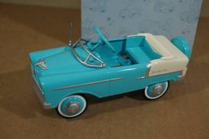 Hallmark Kiddie Car Classics 1955 Custom Chevy Decorative Pedal Car