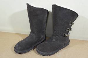 Bearpaw Ladies Winter Boots -Size 8