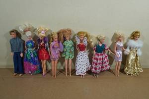9 Barbie and Friends Dolls