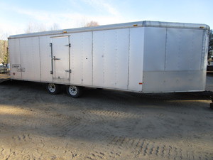 lot 3 image: Haulmark V-Track 2006 Trailer