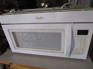 lot 14 image: Whirlpool Microwave - Under Cabinet