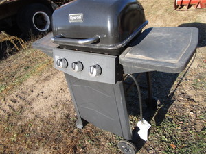 lot 18 image: Dyna Glo BBQ
