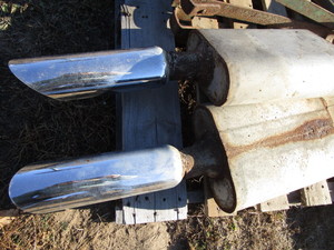lot 22 image: Dual Exhausts