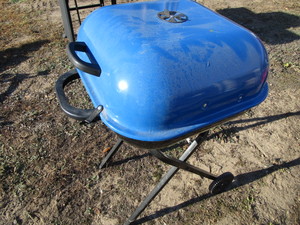 lot 25 image: Portable Charcoal Grill