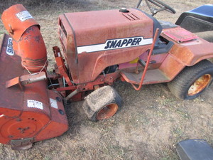 lot 31 image: Snapper Lawn Tractor, Snowblower -PARTS