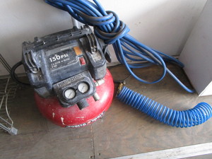 lot 11 image: Porter Cable Air Compressor
