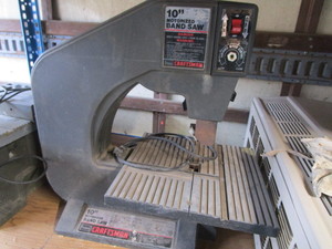 lot 123 image: Craftsman Band Saw