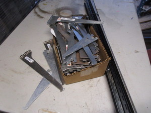 lot 146 image: Shelf Supports & Brackets