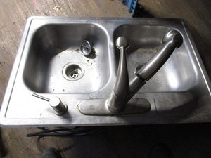 lot 152 image: SS Kitchen Sink