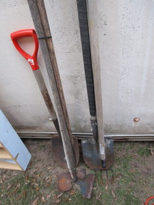 lot 158 image: Spades, Garden Hoes & Grubber
