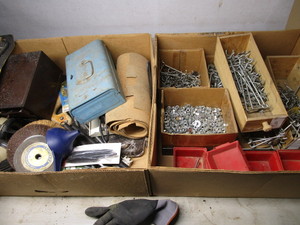lot 180 image: Pegboard Hooks, Cork, Griddle