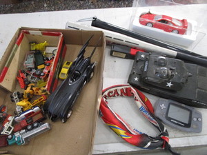 lot 190 image: Toys, Trucks, RC Tank, Bat