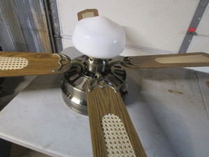 lot 219 image: Ceiling Fan
