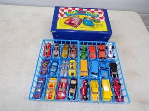 Vintage 164th Die Cast Cars 24 With Case