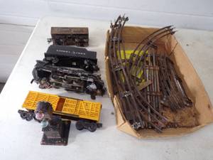 Lionel Engine, Cars And Tracks