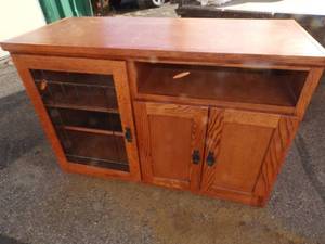 TV  Entertainment Stand with Glass Door