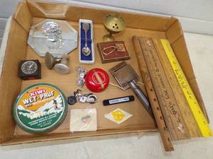 Flat full of misl Motorcycles , flute Yo yos, Rulers, spoon