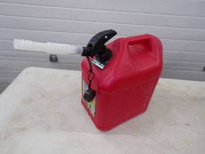 New 5 Gallon Gas Can