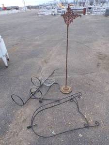 Metal Hanging Basket Stands