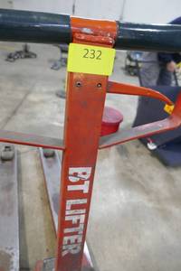 BT Lifter pallet jack 4500 lbs
