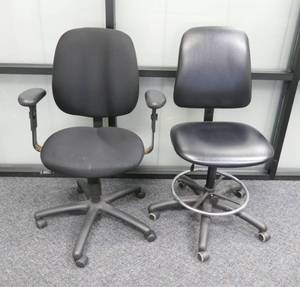 2 office chairs