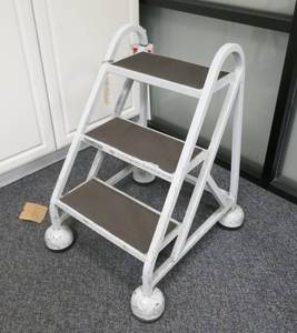 small 3 step ladder