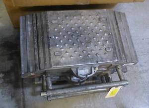 HALTED - PLEASE CONTACT AFFILIATE - Two floor scales