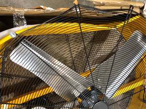 lot 45 image: Simple Deluxe 42-inch Metal Industrial Drum Fans,Heavy Duty High Velocity Floor Fan Damaged Customer Returns See Pictures