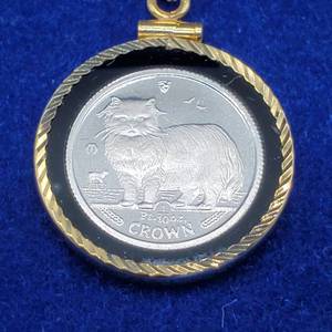 lot 11 image: 1989 Isle Of Mann 110 Ounce Platinum Crown Cat Coin In 14k Gold Bezel Proof