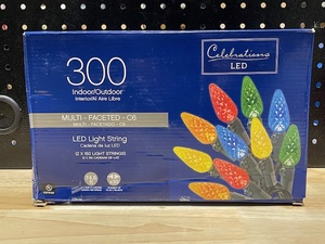 lot 29 image: 300 LED Christmas Light String