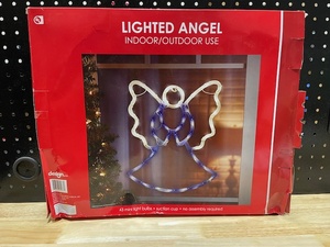 lot 37 image: Lighted Angel