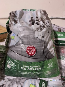 lot 39 image: Safe Step Ice Melt NEW Damaged 50 Pound Bag