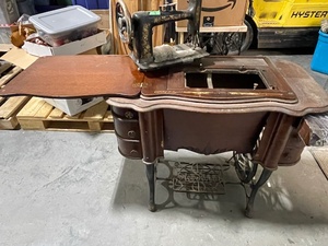 lot 8 image: New Royal Sewing Machine and Cabinet
