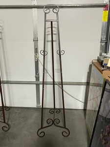 lot 17 image: Large Easel Stand