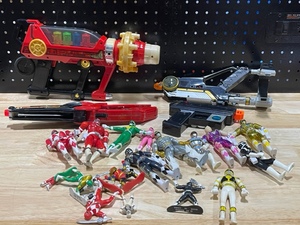 lot 29 image: Power Ranger Toys