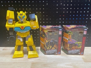 lot 46 image: Transformers Toys