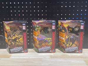 lot 47 image: Transformers Toys